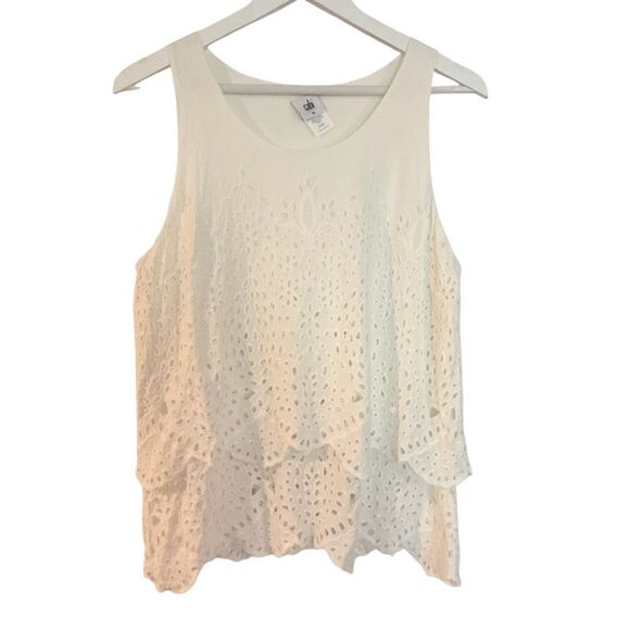Cabi Frolic white eyelet tiered sleeveless top size M - Picture 9 of 12
